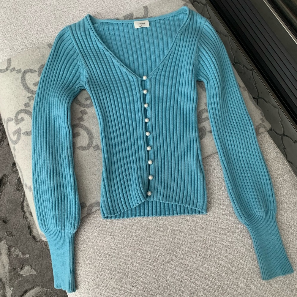 Aritzia Wilfred Pearl Cardigan